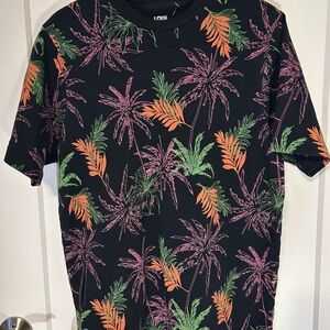 Men’s LCKR Track Men T-Shirt. Size small.